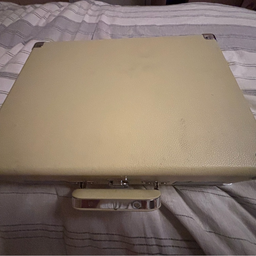 Elegant Cream Laptop Case